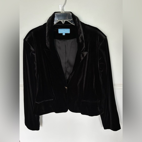 Elegant Black Velvet Women's Jacket. 2X - Picture 1 of 4